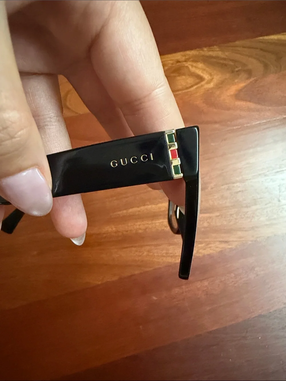 Black Oversized Cat-Eye Sunglasses - Gucci display picture 1